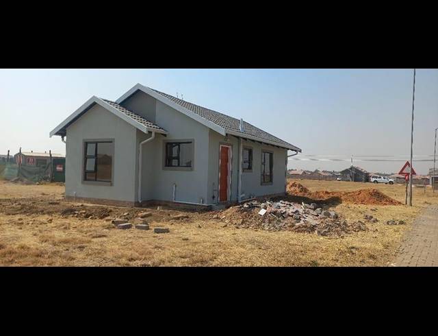 2 BEDROOM HOUSE FOR SALE IN SELCOURT